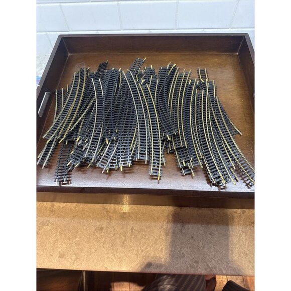 Atlas HO Scale Train Tracks Lot Of 78 pieces Curved Snap brass Tracks - Picture 1 of 8